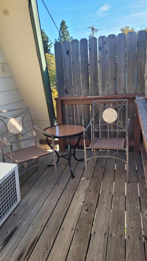 Angel Cottage With A Sauna Or The Cozy With A Jacuzzi Tub, Both Are Studios With A View Of Mount Shasta Exterior photo