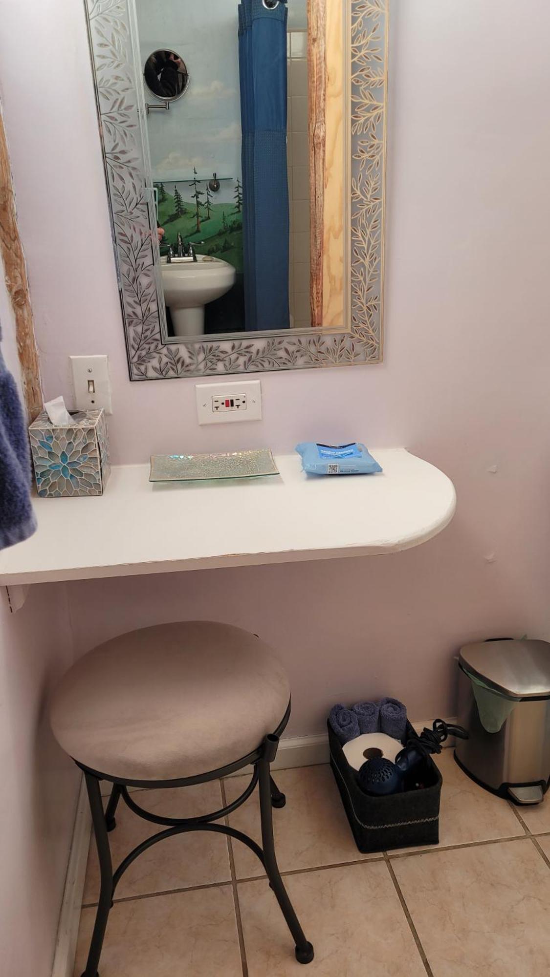 Angel Cottage With A Sauna Or The Cozy With A Jacuzzi Tub, Both Are Studios With A View Of Mount Shasta Room photo