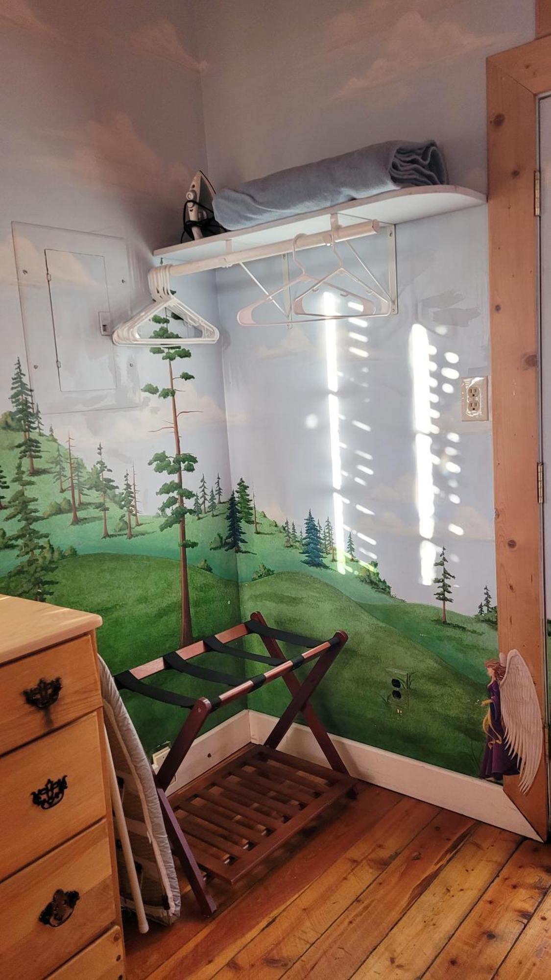 Angel Cottage With A Sauna Or The Cozy With A Jacuzzi Tub, Both Are Studios With A View Of Mount Shasta Room photo