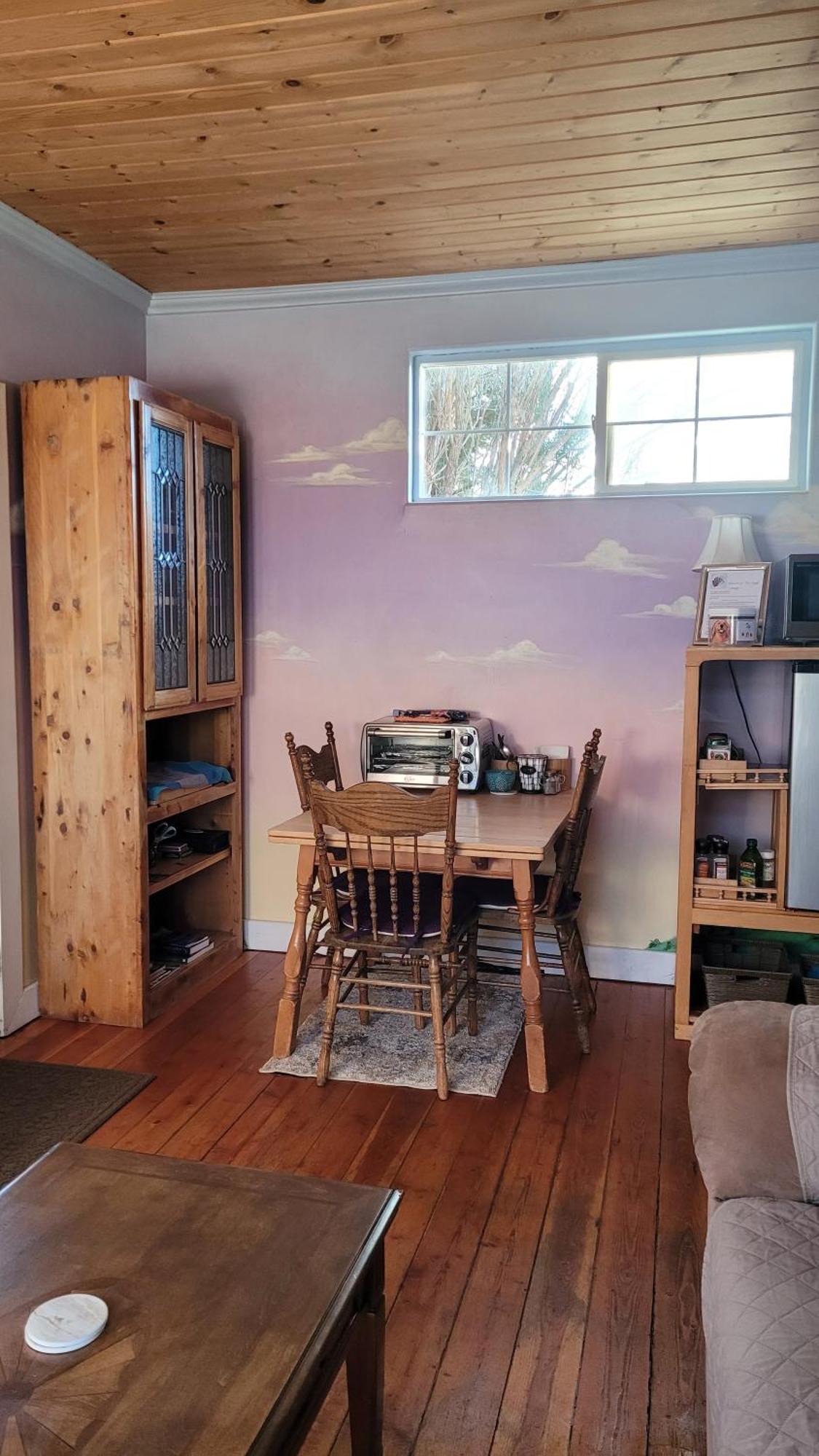 Angel Cottage With A Sauna Or The Cozy With A Jacuzzi Tub, Both Are Studios With A View Of Mount Shasta Room photo